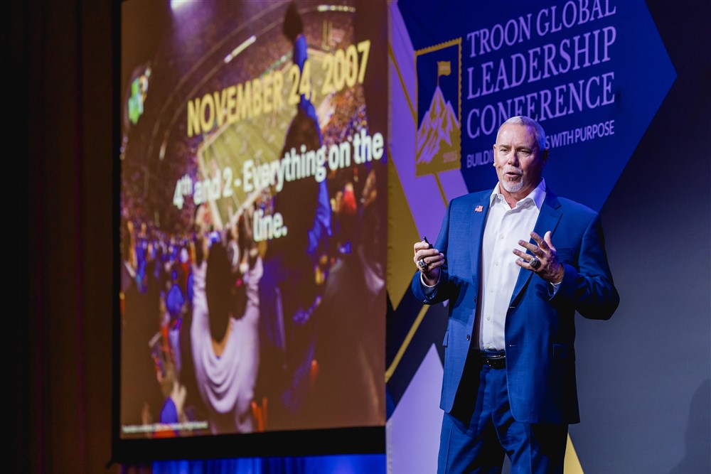Dave Christensen leadership keynote speaker at corporate conference event 3