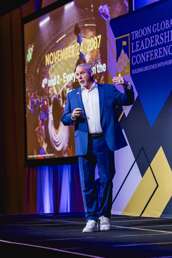 Dave Christensen leadership keynote speaker at corporate conference event 4