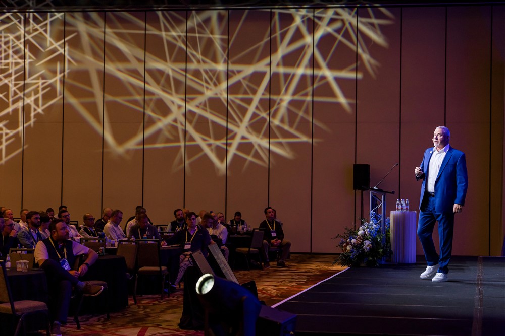 Dave Christensen leadership keynote speaker at corporate conference event 6
